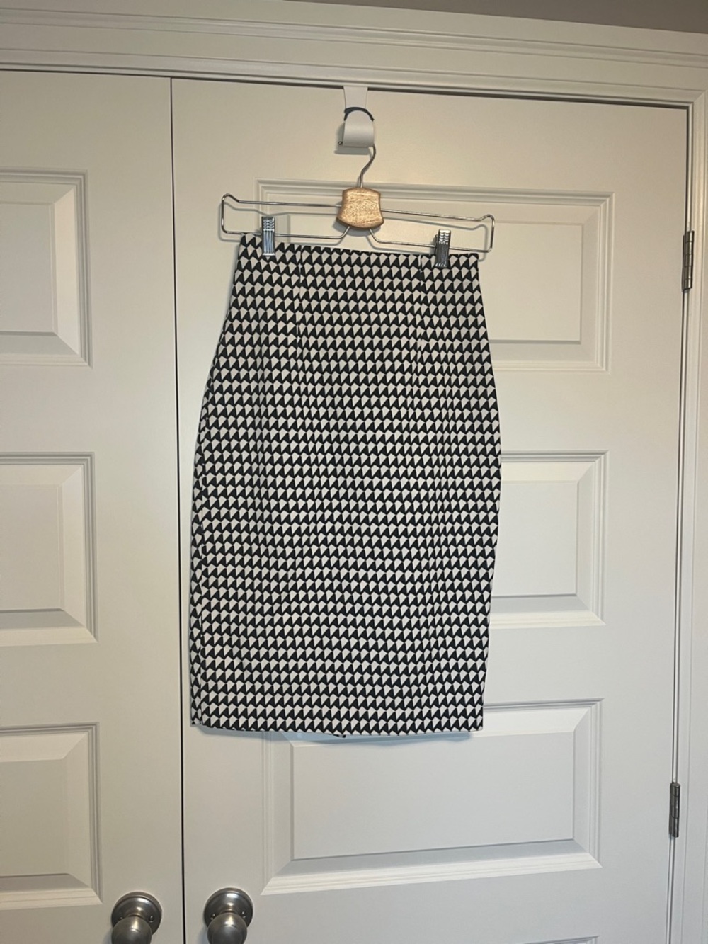 Banana Republic Black & White Geometric Pencil Skirt - Women's Skirt
